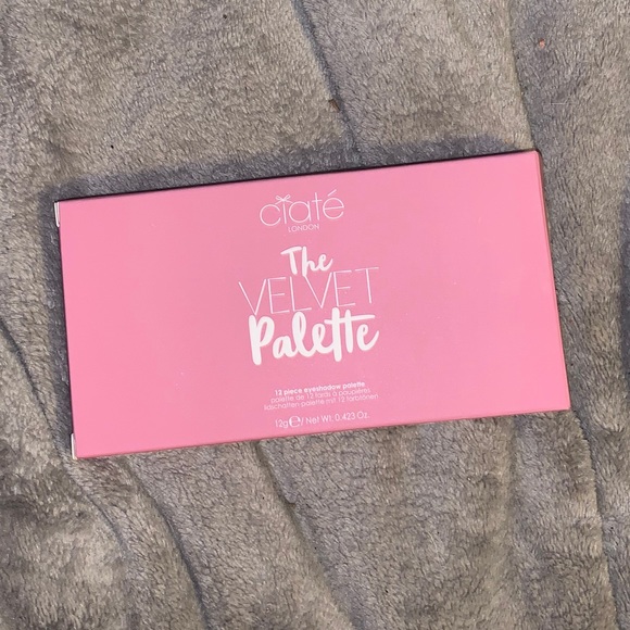 Eyeshadow Palette - Picture 2 of 3